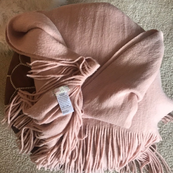 Free People Accessories - Free People Blanket Scarf/Shawl